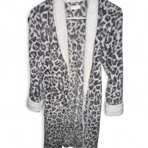 Charter Club Other - Grey & black leopard print robe